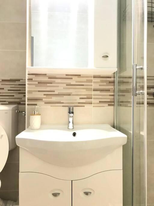 Apartament Spatios In Oradea Bagian luar foto