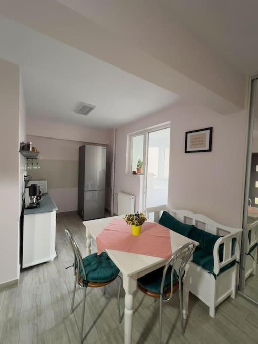 Apartament Spatios In Oradea Bagian luar foto